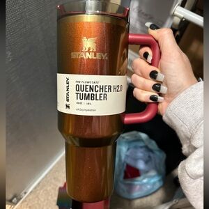 Stanley cup 40 oz Laney Wilson country gold  comes with original box